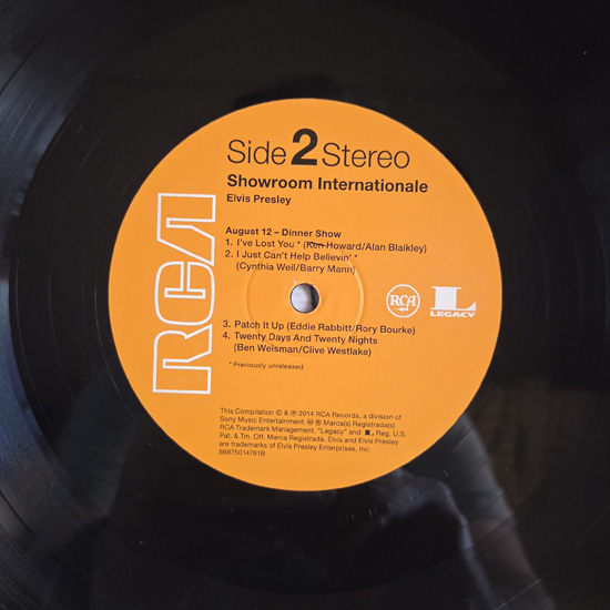 Lado B - Showroom Internationale