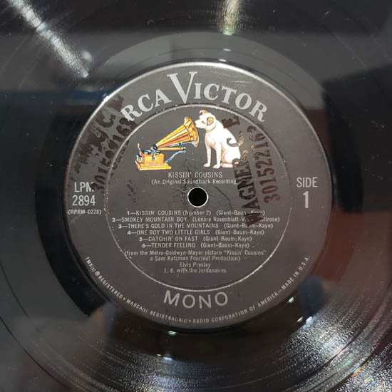Lado A - Kissin' Cousins