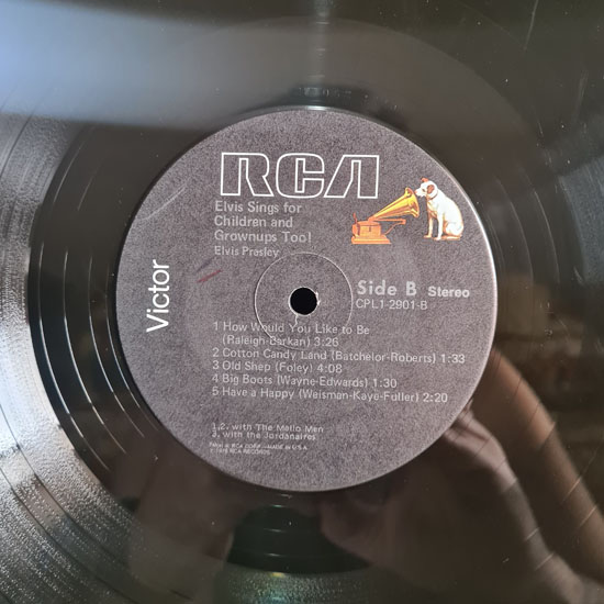 Lado B - Elvis Sings for Children and Grownups Too