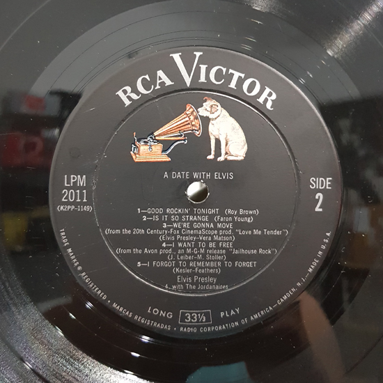 Lado B - A Date With Elvis