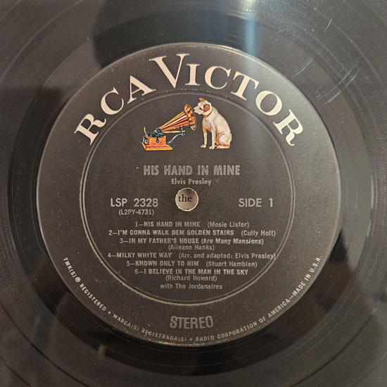 Lado A - His Hand in Mine