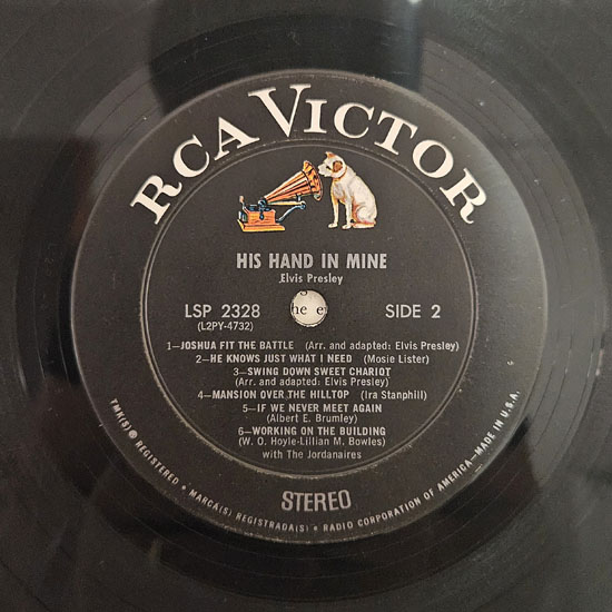 Lado B - His Hand in Mine