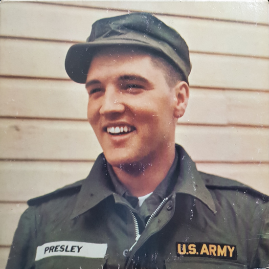 Contra Capa - Elvis is Back