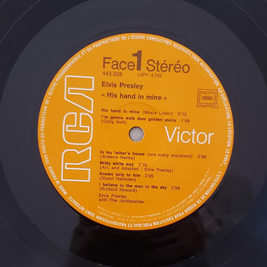 Lado A - His Hand In Mine