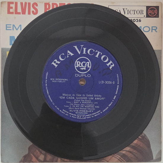 Lado B - Em Cada Sonho Um Amor