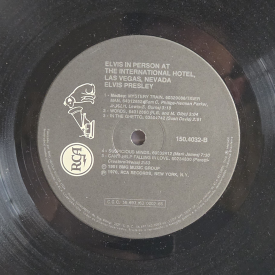 Lado B - In Person at the International Hotel