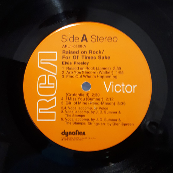 Lado A - Raised On Rock