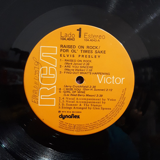 Lado A - Raised On Rock